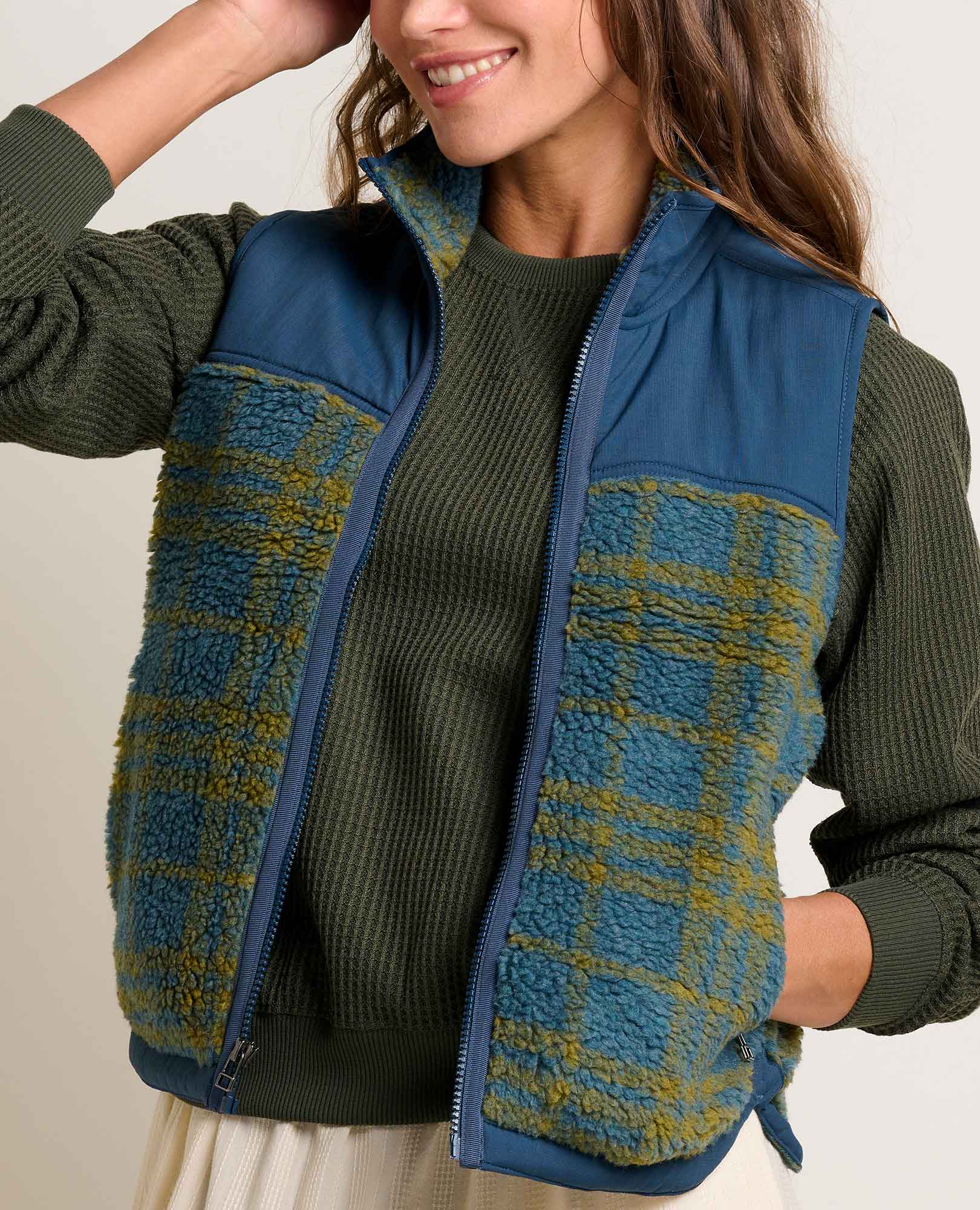 Women's Sespe Sherpa Vest - Image 4